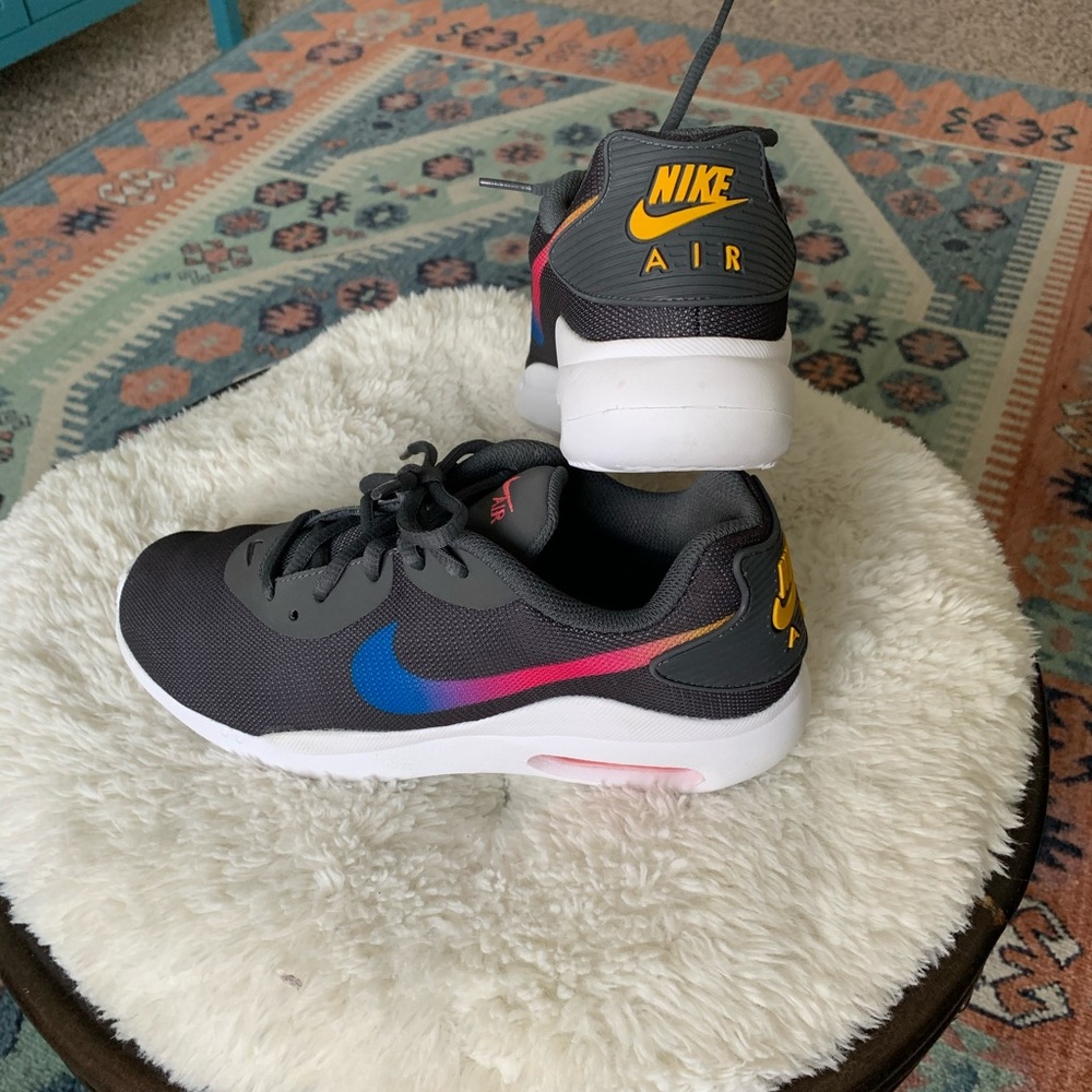 Nike air girls shoes